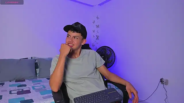 Snapshot of Axel_Cody_ chatting on October 26, 12:00 pm Axel Cody online show from October 26, 12:00 pm