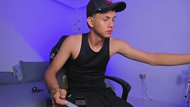 Snapshot of Axel_Cody_ chatting on October 31, 11:33 am Axel Cody online show from October 31, 11:33 am