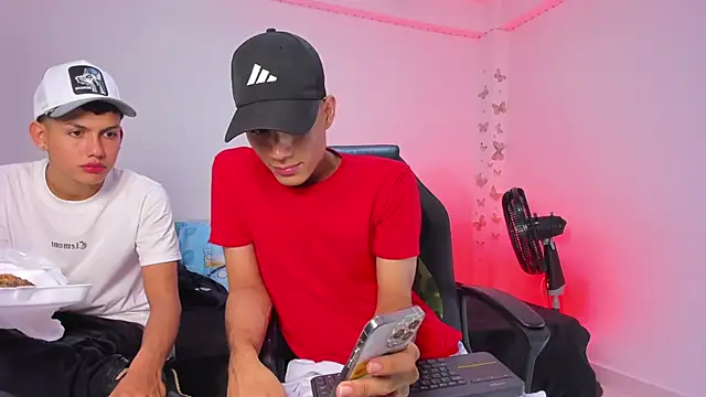 Snapshot of Axel_Cody_ chatting on November 12, 9:03 pm Axel Cody online show from November 12, 9:03 pm