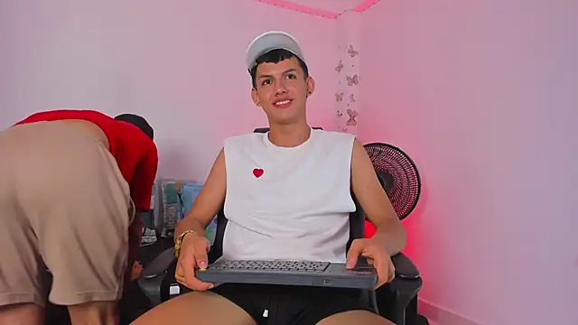 Snapshot of Axel_Cody_ chatting on November 19, 8:20 pm Axel Cody online show from November 19, 8:20 pm