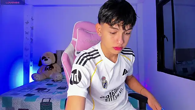 Axel Cody  online show from March 17, 11:35 am