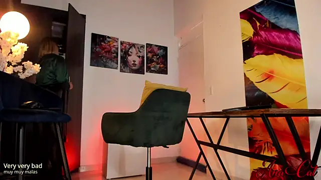 ana cat online show from September 15, 2:39 pm