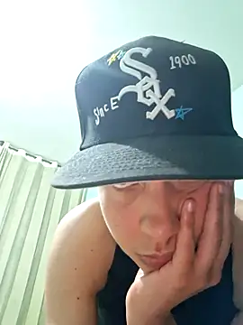 Snapshot of Crrusher555 chatting on October 14, 2:01 am Crrusher555 online show from October 14, 2:01 am