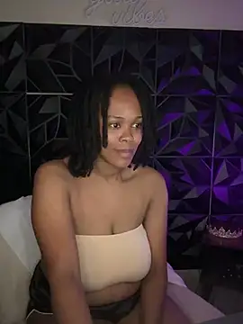 Snapshot of Icandysweet chatting on August 2, 2:43 am Icandysweet online show from August 2, 2:43 am