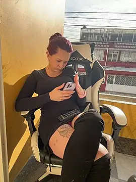 Snapshot of Zoe_fire chatting on November 20, 12:27 pm Zoe fire online show from November 20, 12:27 pm