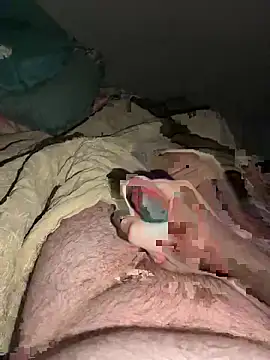 Snapshot of creamydeluxe chatting on October 30, 10:43 pm creamydeluxe online show from October 30, 10:43 pm