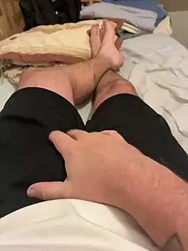 Snapshot of creamydeluxe chatting on November 4, 1:32 pm creamydeluxe online show from November 4, 1:32 pm