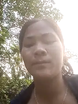 Snapshot of Lyssa-a chatting on May 19, 10:32 am Lyssa-a online show from May 19, 10:32 am
