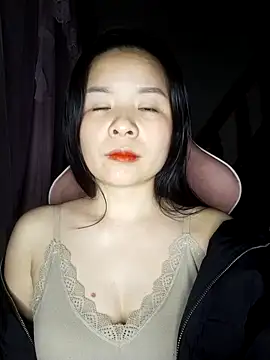 Snapshot of Listen-ly chatting on November 4, 3:44 pm Listen-ly online show from November 4, 3:44 pm