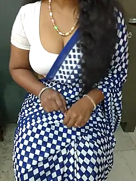 Snapshot of Nikitha_telugu chatting on January 10, 6:04 am Nikitha telugu online show from January 10, 6:04 am