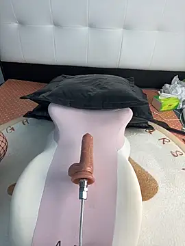 Snapshot of youzi33 chatting on November 24, 11:10 am youzi33 online show from November 24, 11:10 am