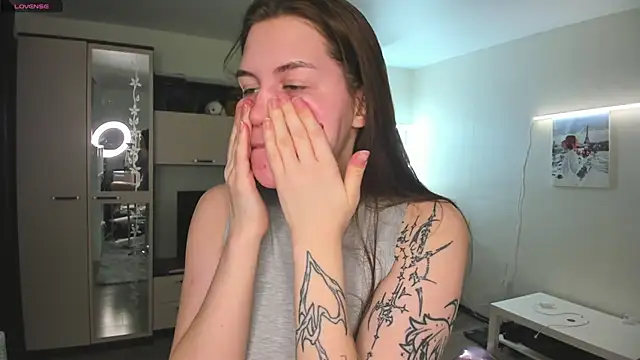 HeatherNextDoor online show from February 4, 7:14 am