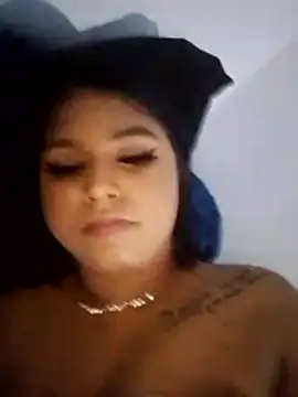 Snapshot of angie_hott chatting on December 14, 9:41 pm angie hott online show from December 14, 9:41 pm