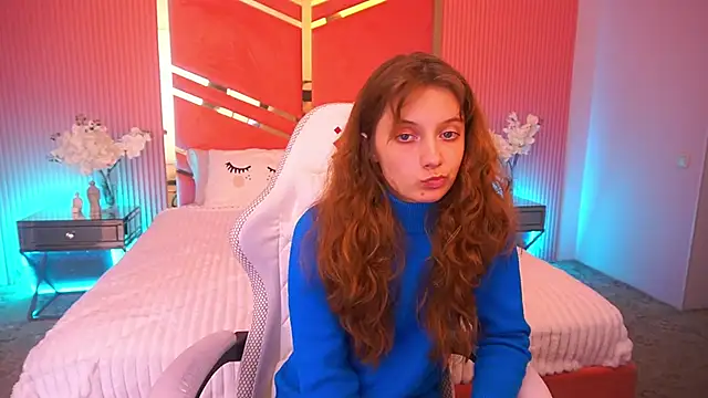 Snapshot of CuteeFoxy chatting on November 6, 2:51 pm CuteeFoxy online show from November 6, 2:51 pm