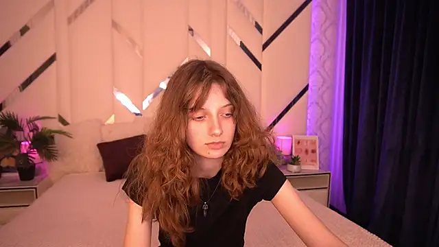 Snapshot of CuteeFoxy chatting on November 10, 2:38 pm CuteeFoxy online show from November 10, 2:38 pm