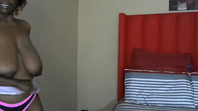 AfroGodesss124 online show from January 15, 7:46 am