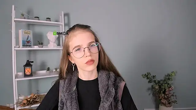 lulu fly  online show from November 4, 7:46 pm