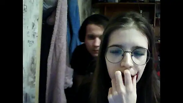 lulu fly  online show from December 17, 8:20 am