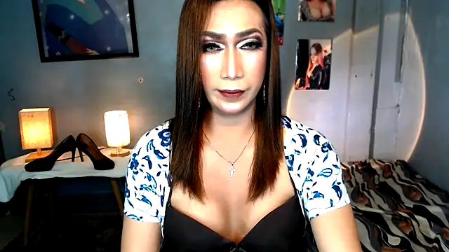 littleredbunny27 online show from June 4, 10:43 am