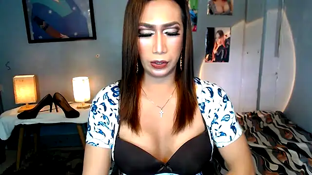 littleredbunny27 online show from June 29, 2:07 am