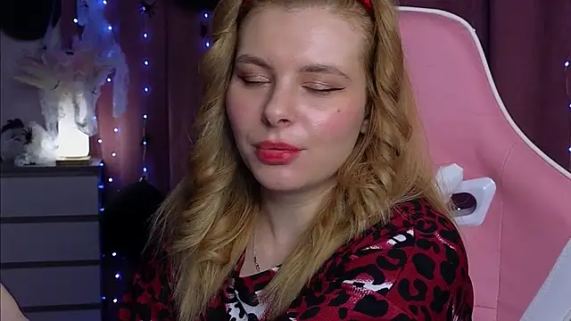 Snapshot of newday-off chatting on October 31, 6:14 am newday-off online show from October 31, 6:14 am