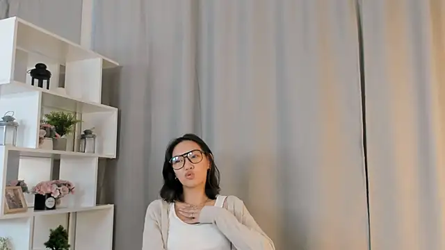 Snapshot of LorenaMarer chatting on October 15, 9:20 am LorenaMarer online show from October 15, 9:20 am