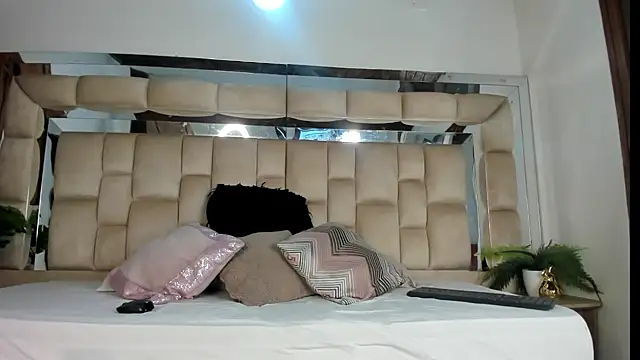 Hanna Garciia online show from November 3, 7:48 pm