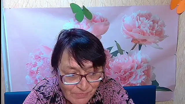 Snapshot of MeganSword chatting on October 16, 11:33 am MeganSword online show from October 16, 11:33 am