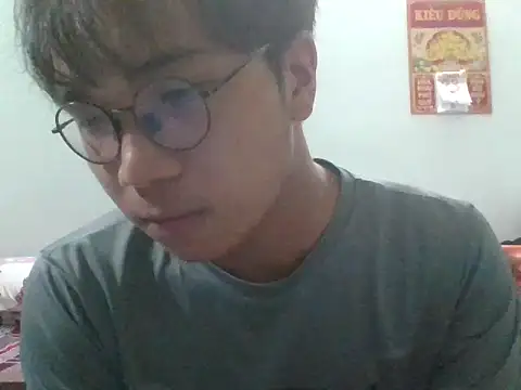 Snapshot of kave2033 chatting on October 23, 3:44 pm kave2033 online show from October 23, 3:44 pm