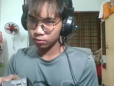 Snapshot of kave2033 chatting on November 6, 4:08 pm kave2033 online show from November 6, 4:08 pm