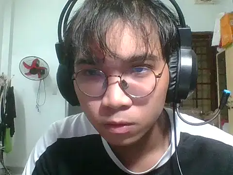 Snapshot of kave2033 chatting on November 8, 4:29 pm kave2033 online show from November 8, 4:29 pm