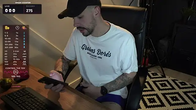 monsieurguitsxxx online show from February 11, 4:23 pm