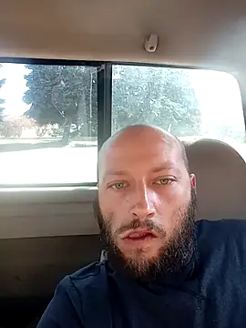 Snapshot of bobstrongdong chatting on October 14, 3:35 pm bobstrongdong online show from October 14, 3:35 pm