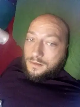 Snapshot of bobstrongdong chatting on October 19, 5:24 pm bobstrongdong online show from October 19, 5:24 pm