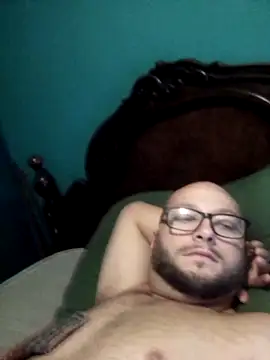 Snapshot of bobstrongdong chatting on November 17, 12:33 pm bobstrongdong online show from November 17, 12:33 pm