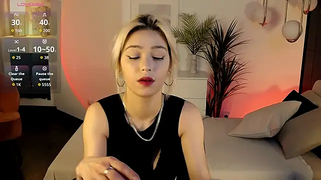 Snapshot of AlysiaSun_ chatting on October 20, 2:28 pm AlysiaSun online show from October 20, 2:28 pm