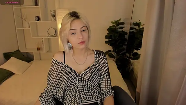 Snapshot of AlysiaSun_ chatting on October 22, 2:06 pm AlysiaSun online show from October 22, 2:06 pm