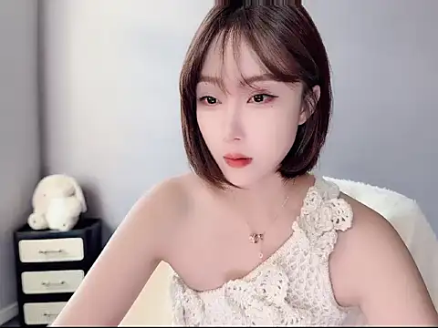 Snapshot of Monica7 chatting on November 3, 12:46 am Monica7 online show from November 3, 12:46 am