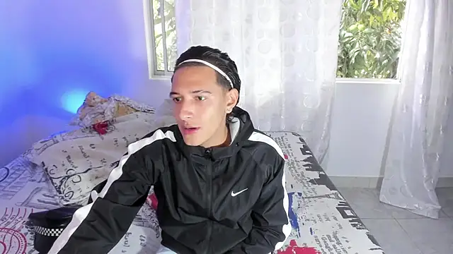 Snapshot of Hayden_Boy_ chatting on October 18, 1:23 pm Hayden Boy online show from October 18, 1:23 pm