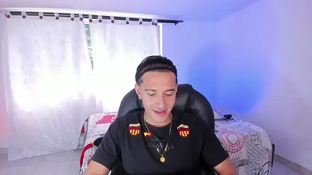 Snapshot of Hayden_Boy_ chatting on October 21, 1:12 pm Hayden Boy online show from October 21, 1:12 pm