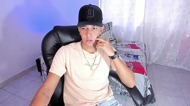 Snapshot of Hayden_Boy_ chatting on October 22, 2:28 pm Hayden Boy online show from October 22, 2:28 pm