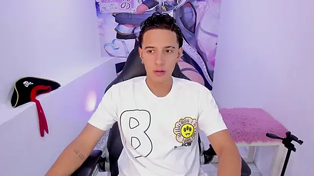 Snapshot of Hayden_Boy_ chatting on October 30, 1:01 pm Hayden Boy online show from October 30, 1:01 pm