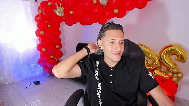 Snapshot of Hayden_Boy_ chatting on November 22, 7:13 pm Hayden Boy online show from November 22, 7:13 pm