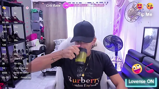 Snapshot of Hayden_Boy_ chatting on December 2, 6:03 pm Hayden Boy online show from December 2, 6:03 pm