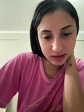 Snapshot of itsmiasofia chatting on June 3, 1:08 am itsmiasofia online show from June 3, 1:08 am