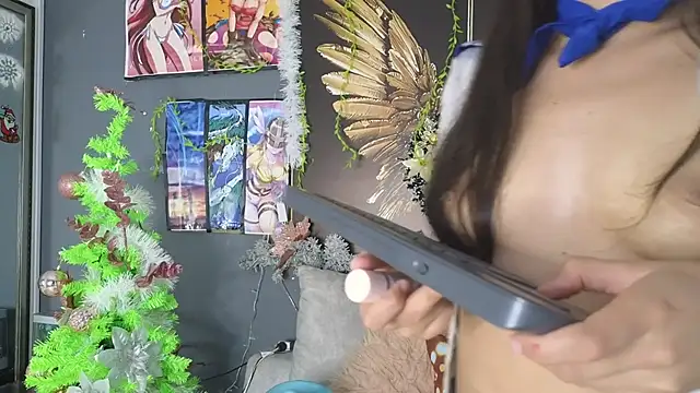 Snapshot of celestesecrett chatting on December 3, 6:50 pm celestesecrett online show from December 3, 6:50 pm