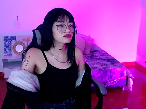 Isabella  666 online show from November 24, 4:12 am