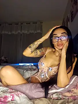 Snapshot of LucyMiax chatting on October 24, 1:03 am LucyMiax online show from October 24, 1:03 am