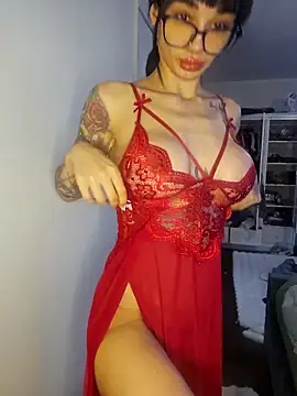 Snapshot of LucyMiax chatting on November 5, 9:31 am LucyMiax online show from November 5, 9:31 am