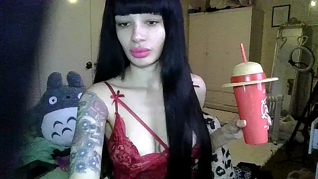 Snapshot of LucyMiax chatting on December 1, 8:52 am LucyMiax online show from December 1, 8:52 am